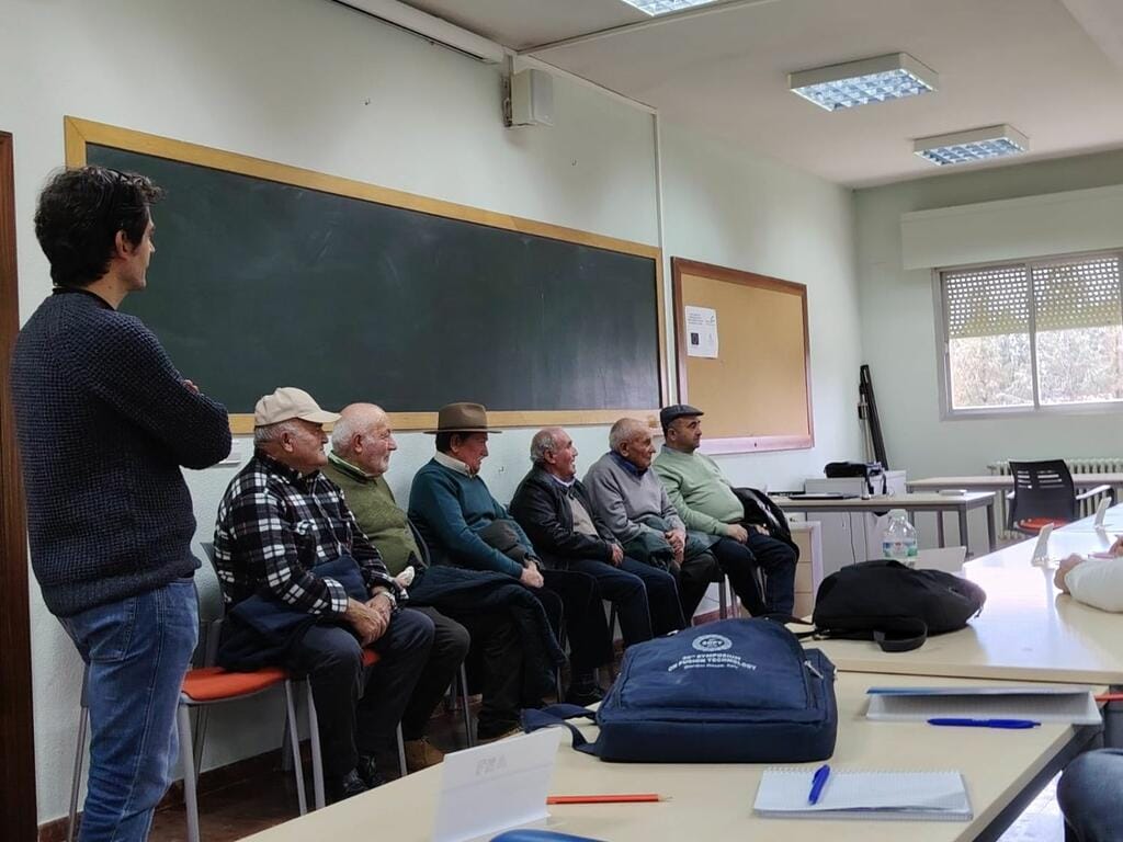 Ganaderos de la Lojeña en un coloquio de la XIII Escuela de Pastores de Andalucía 2